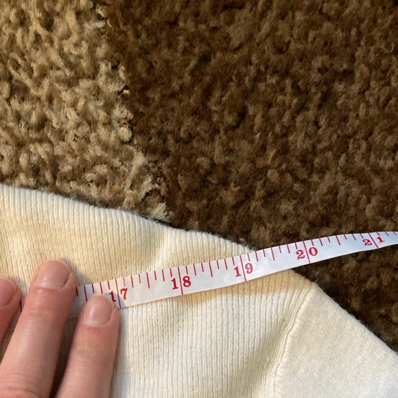 Wilfred White Turtleneck Crop Sweater with Long Sleeves - Picture 9 of 12